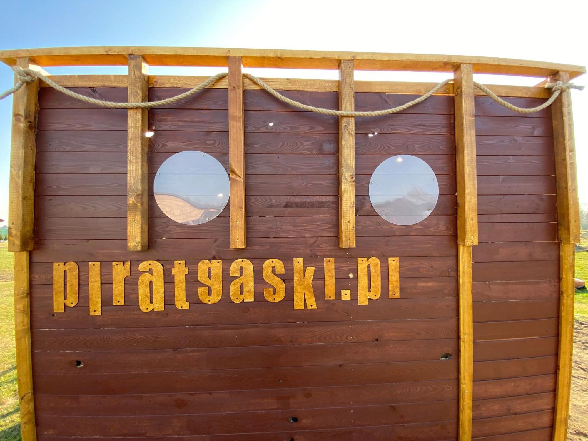 Pirat Gaski Extérieur photo
